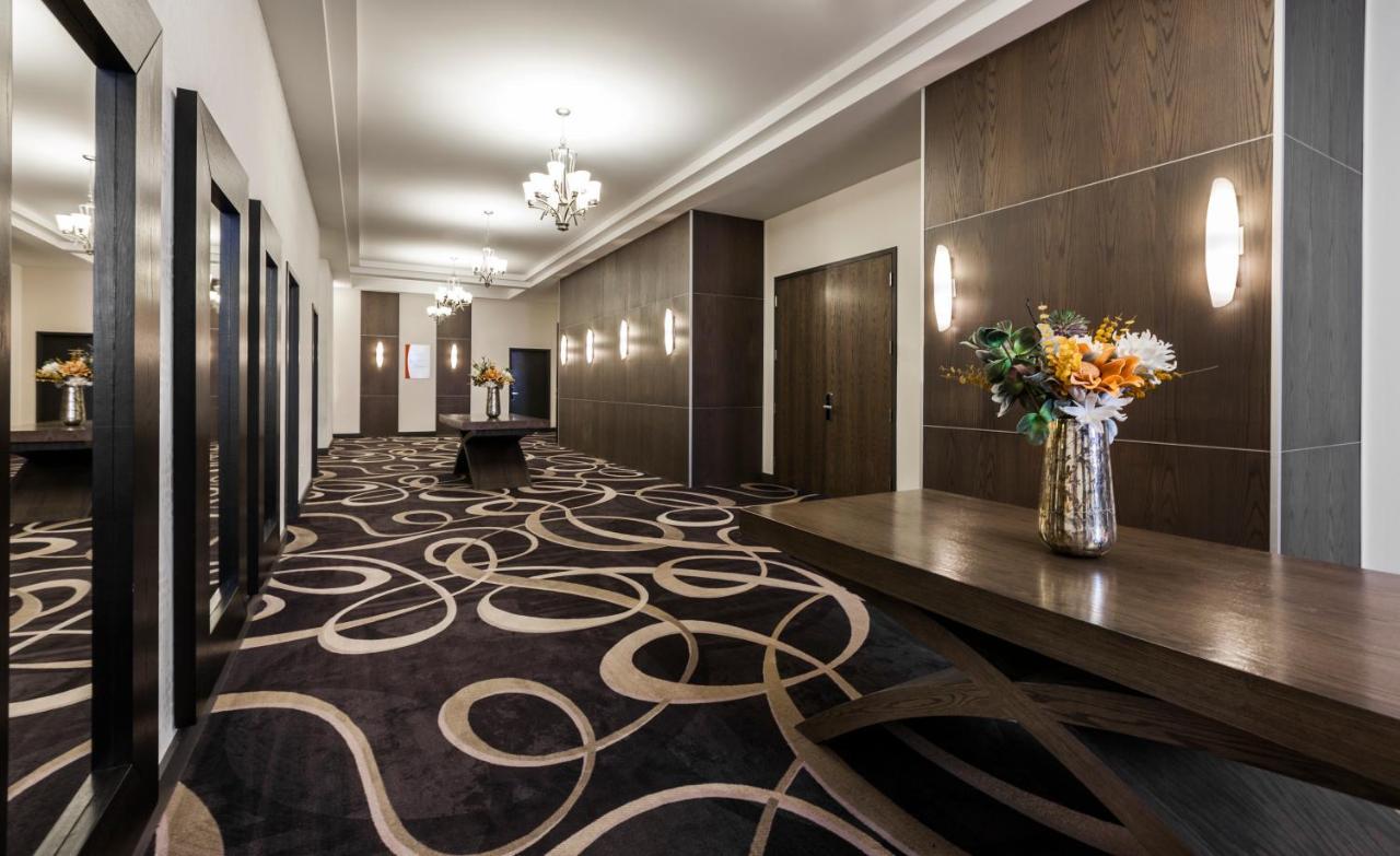 Imperia Hôtel et Suites Terrebonne Buitenkant foto