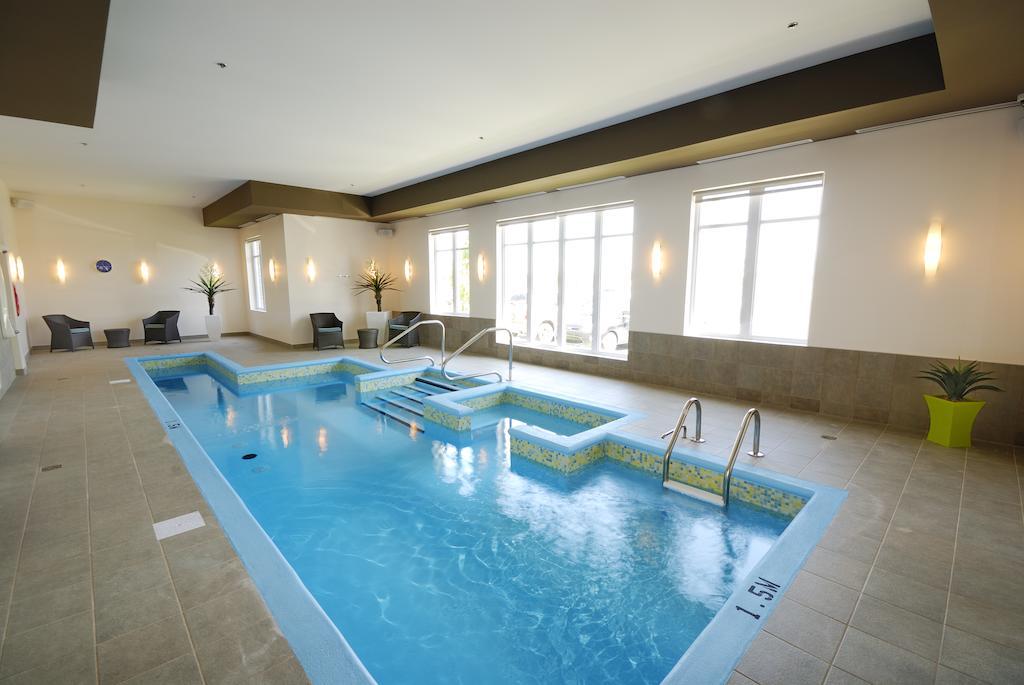 Imperia Hôtel et Suites Terrebonne Buitenkant foto