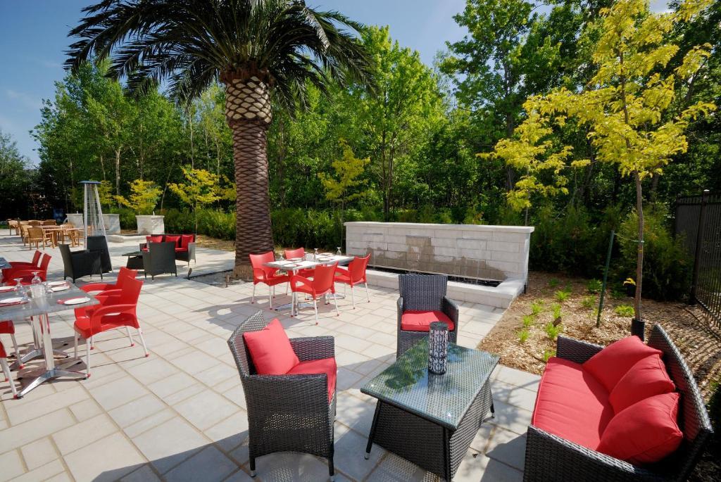 Imperia Hôtel et Suites Terrebonne Buitenkant foto