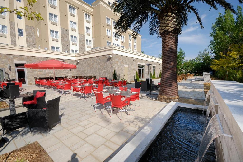 Imperia Hôtel et Suites Terrebonne Buitenkant foto