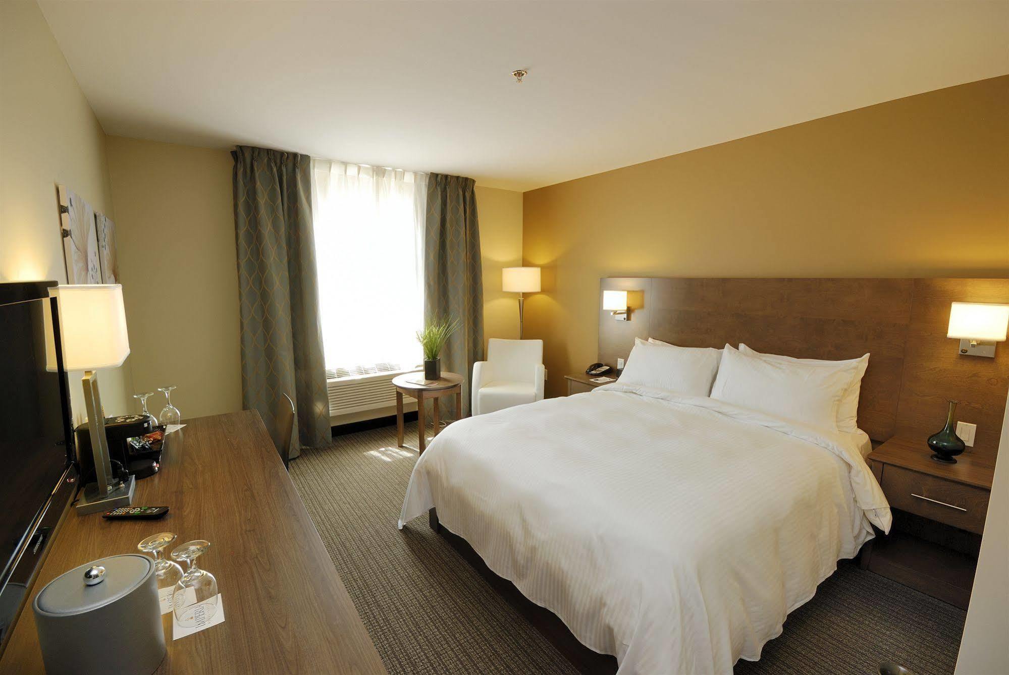 Imperia Hôtel et Suites Terrebonne Buitenkant foto