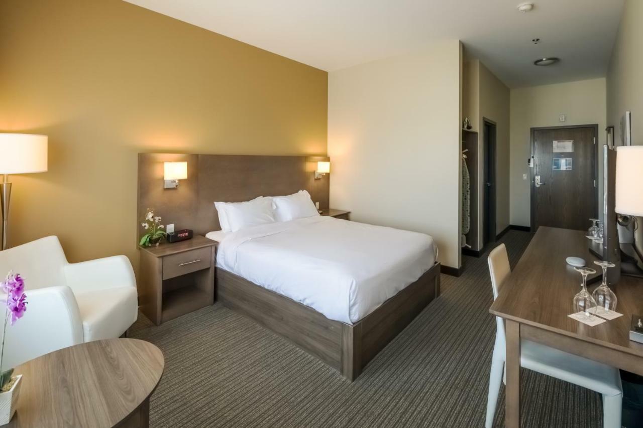 Imperia Hôtel et Suites Terrebonne Buitenkant foto