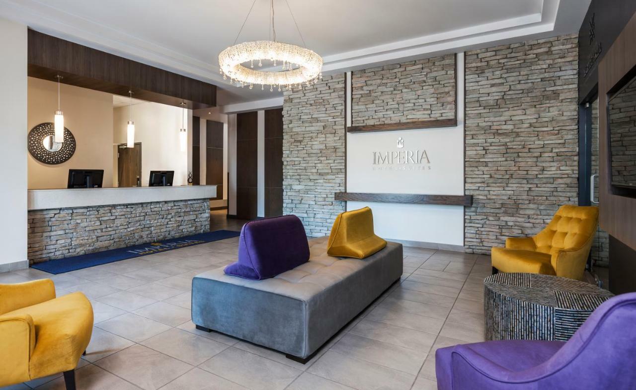 Imperia Hôtel et Suites Terrebonne Buitenkant foto
