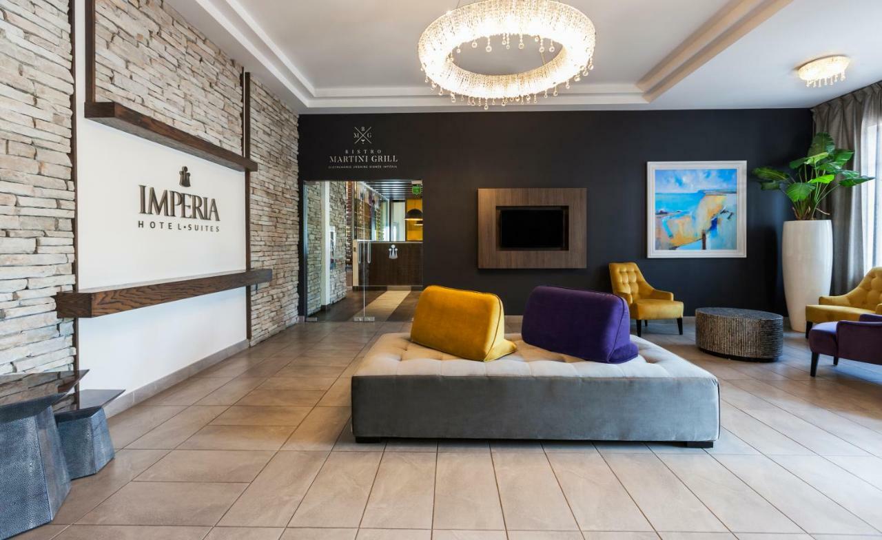 Imperia Hôtel et Suites Terrebonne Buitenkant foto